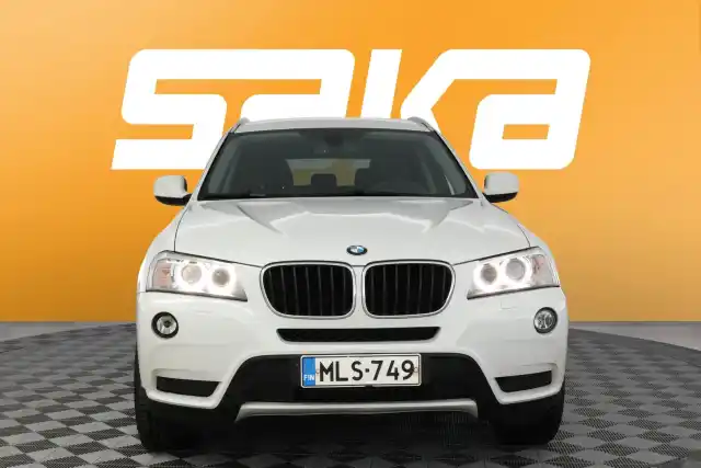 Valkoinen Maastoauto, BMW X3 – MLS-749