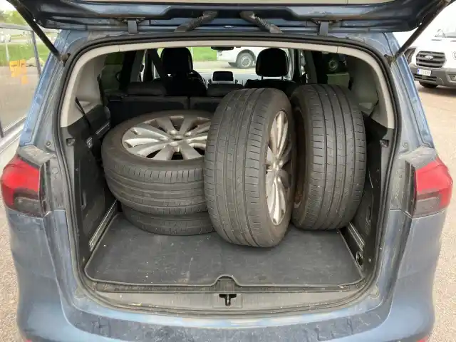 Sininen Tila-auto, Opel Zafira Tourer – MLT-262