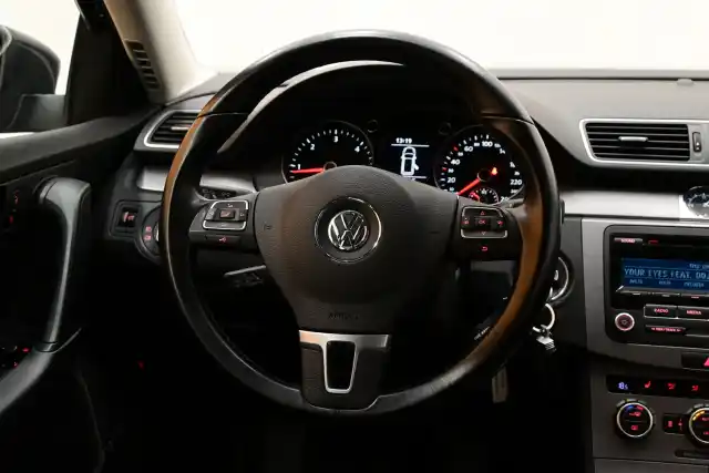 Harmaa Farmari, Volkswagen Passat – MLT-585