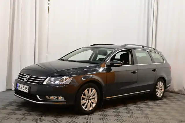 Harmaa Farmari, Volkswagen Passat – MLT-585