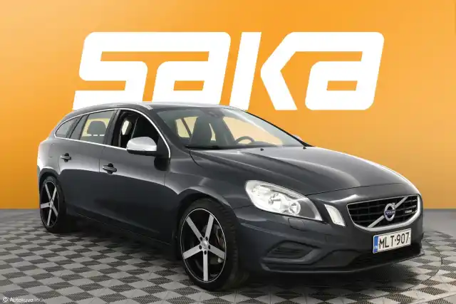 Harmaa Farmari, Volvo V60 – MLT-907