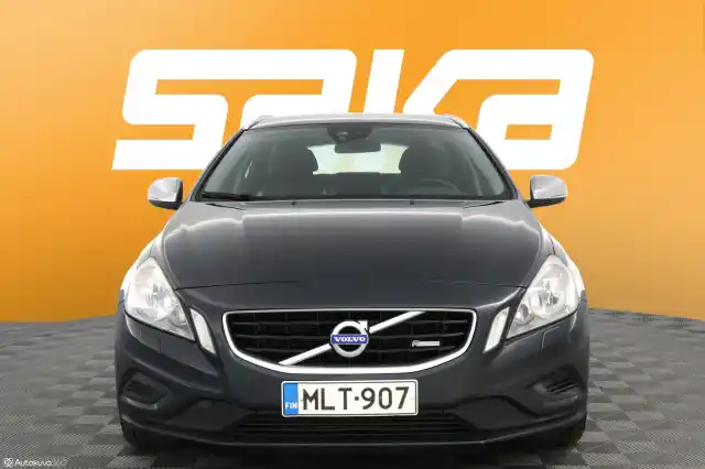 Harmaa Farmari, Volvo V60 – MLT-907