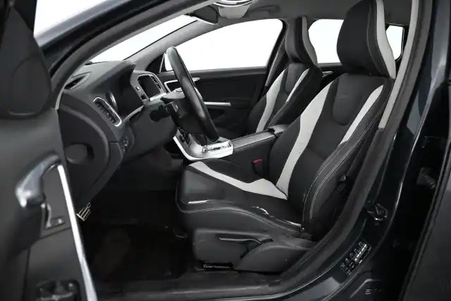 Harmaa Farmari, Volvo V60 – MLT-907