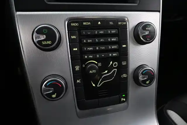 Harmaa Farmari, Volvo V60 – MLT-907