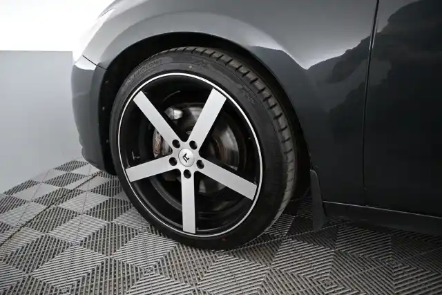Harmaa Farmari, Volvo V60 – MLT-907