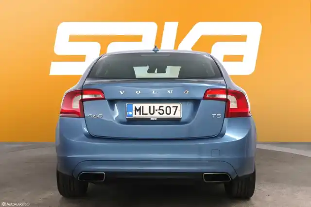 Sininen Sedan, Volvo S60 – MLU-507