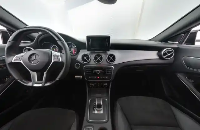 Harmaa Coupe, Mercedes-Benz CLA 45 AMG – MLV-329