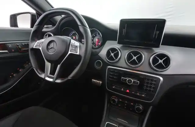 Harmaa Coupe, Mercedes-Benz CLA 45 AMG – MLV-329