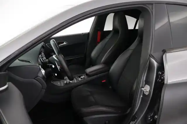Harmaa Coupe, Mercedes-Benz CLA 45 AMG – MLV-329