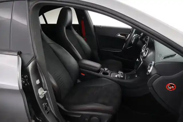Harmaa Coupe, Mercedes-Benz CLA 45 AMG – MLV-329
