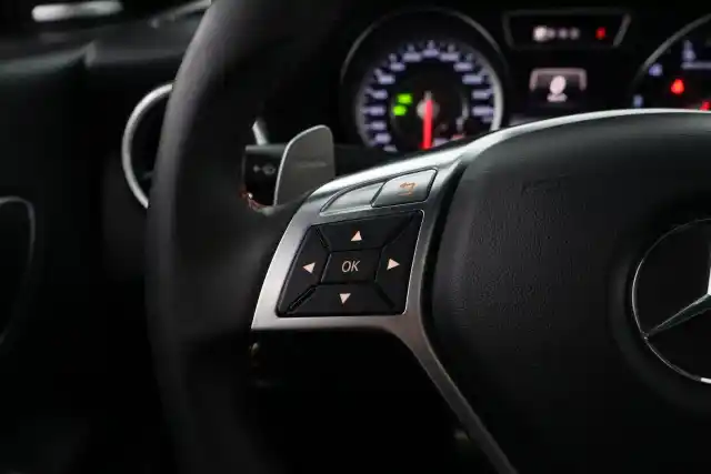 Harmaa Coupe, Mercedes-Benz CLA 45 AMG – MLV-329