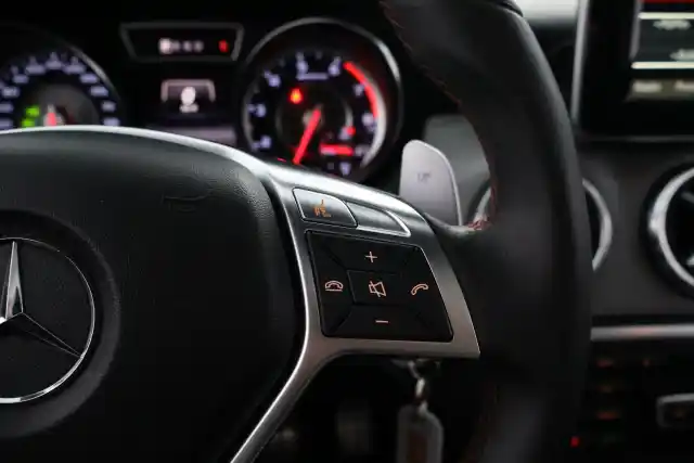 Harmaa Coupe, Mercedes-Benz CLA 45 AMG – MLV-329