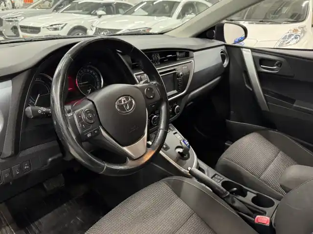 Harmaa Farmari, Toyota Auris – MLV-692