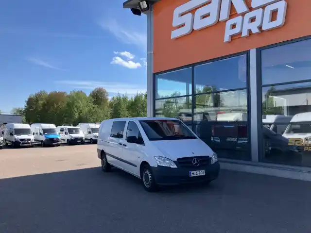 Valkoinen Pakettiauto, Mercedes-Benz Vito – MLX-700