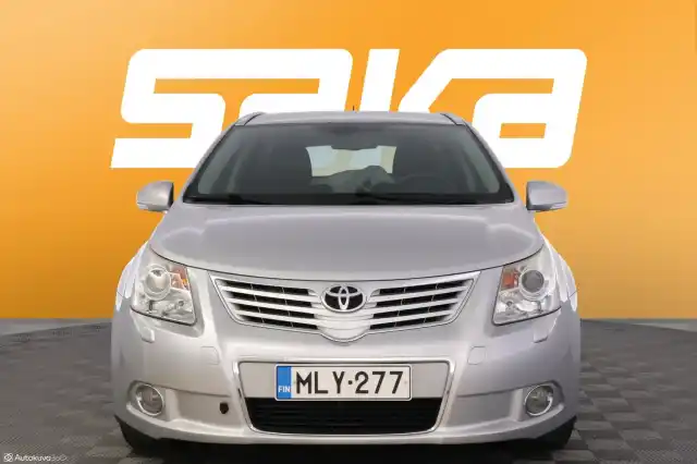 Hopea Farmari, Toyota Avensis – MLY-277