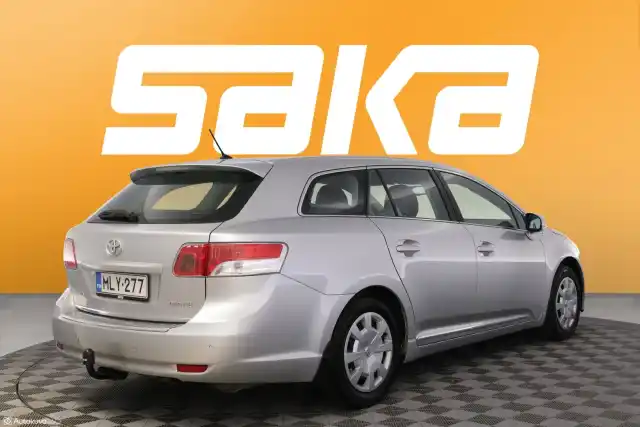 Hopea Farmari, Toyota Avensis – MLY-277