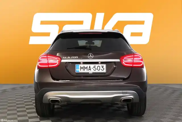 Ruskea (beige) Maastoauto, Mercedes-Benz GLA – MMA-503
