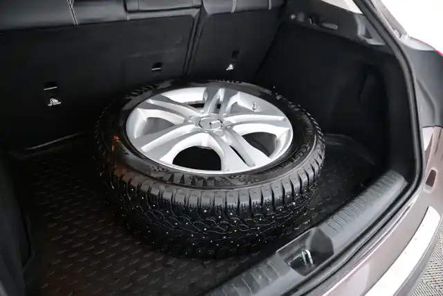 Ruskea (beige) Maastoauto, Mercedes-Benz GLA – MMA-503