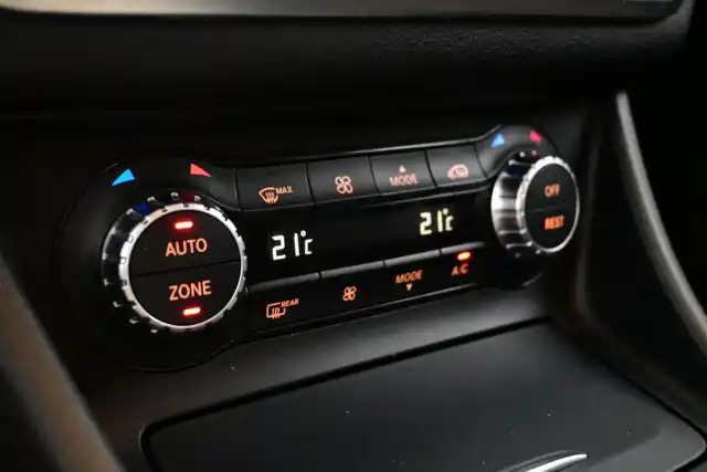 Ruskea (beige) Maastoauto, Mercedes-Benz GLA – MMA-503