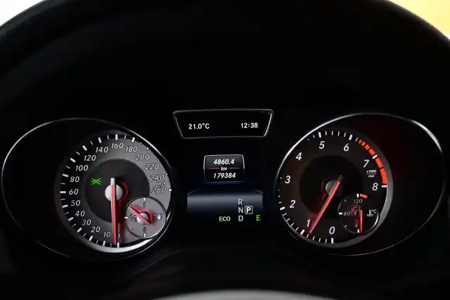 Ruskea (beige) Maastoauto, Mercedes-Benz GLA – MMA-503