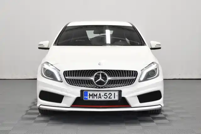 Valkoinen Viistoperä, Mercedes-Benz A – MMA-521