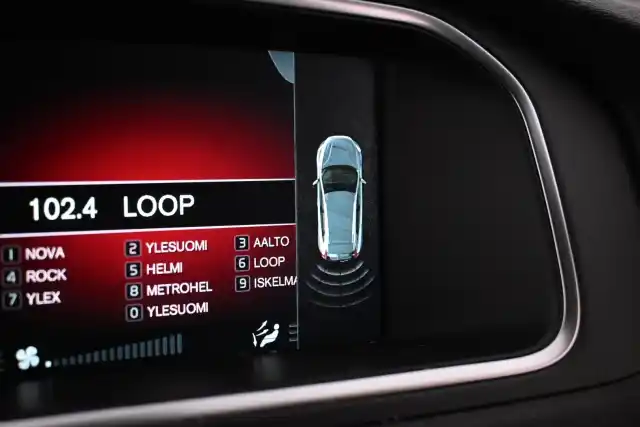 Harmaa Viistoperä, Volvo V40 Cross Country – MMA-853