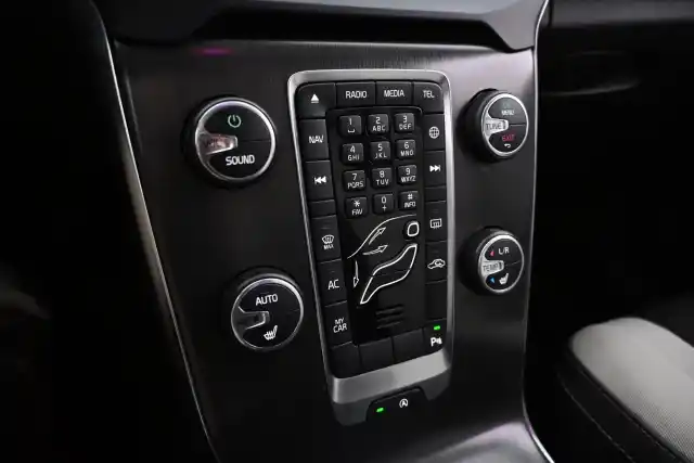 Harmaa Viistoperä, Volvo V40 Cross Country – MMA-853