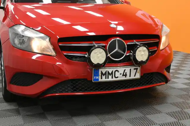 Punainen Viistoperä, Mercedes-Benz A – MMC-417