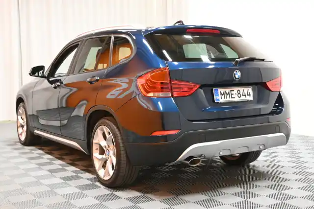 Sininen Maastoauto, BMW X1 – MME-844