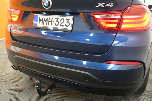 Sininen Maastoauto, BMW X4 – MMH-323