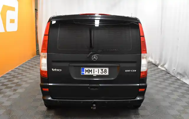 Musta Pakettiauto, Mercedes-Benz Vito – MMI-138