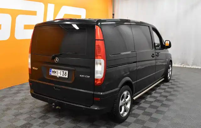 Musta Pakettiauto, Mercedes-Benz Vito – MMI-138