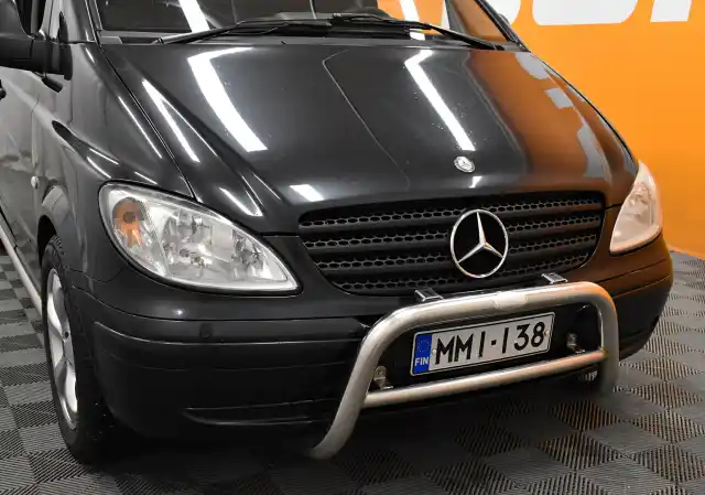 Musta Pakettiauto, Mercedes-Benz Vito – MMI-138