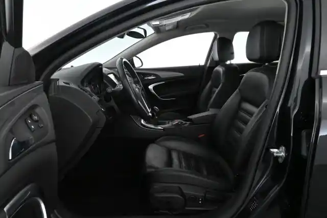 Musta Farmari, Opel Insignia – MMK-685