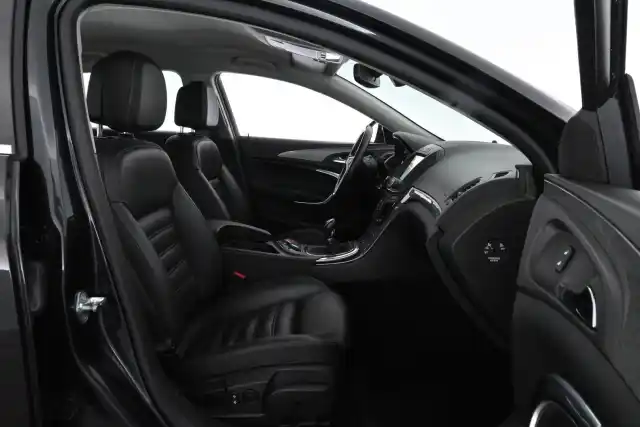 Musta Farmari, Opel Insignia – MMK-685