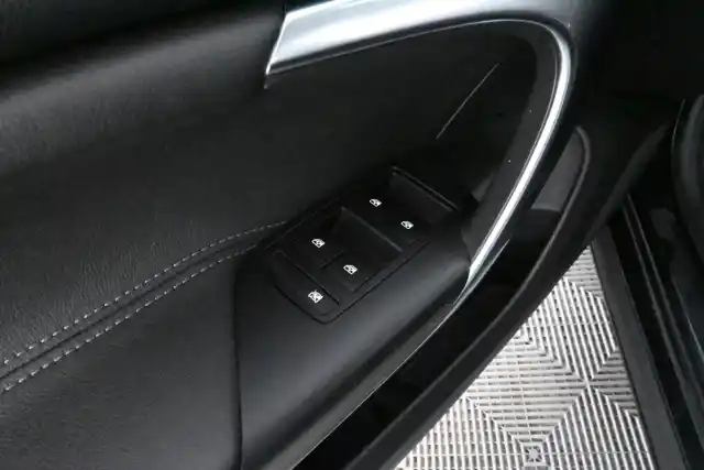 Musta Farmari, Opel Insignia – MMK-685