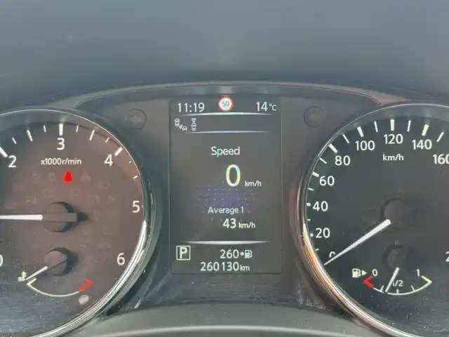 Sininen Maastoauto, Nissan Qashqai – MMN-950