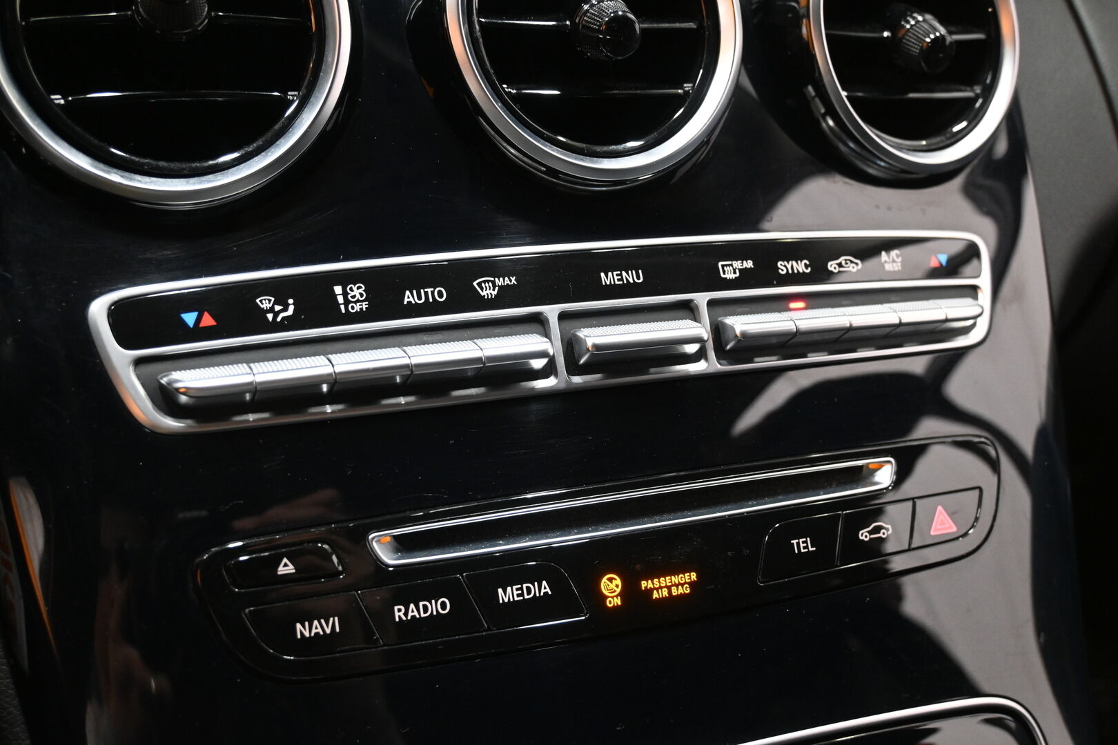 Musta Sedan, Mercedes-Benz C – MMO-400