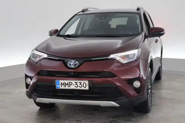 Punainen Maastoauto, Toyota RAV4 – MMP-330