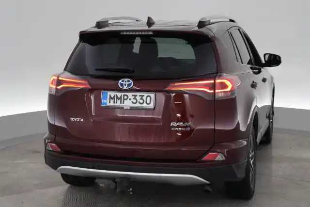 Punainen Maastoauto, Toyota RAV4 – MMP-330