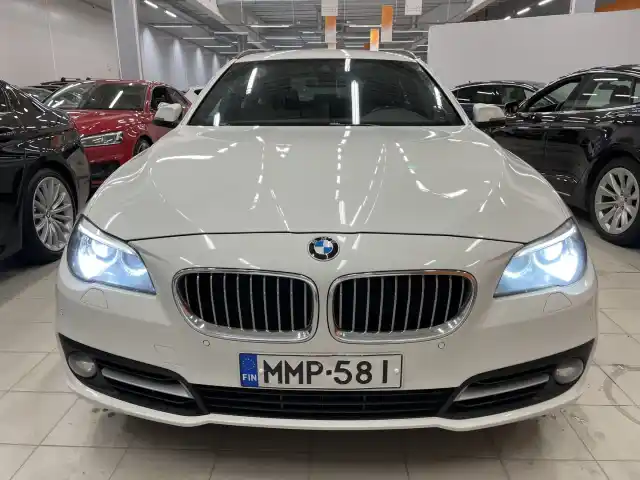 Valkoinen Farmari, BMW 530 – MMP-581