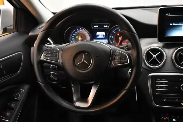 Harmaa Maastoauto, Mercedes-Benz GLA – MMR-129