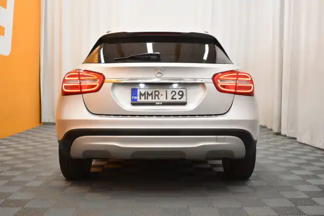 Harmaa Maastoauto, Mercedes-Benz GLA – MMR-129