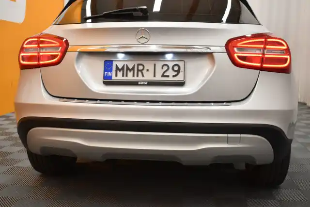 Harmaa Maastoauto, Mercedes-Benz GLA – MMR-129