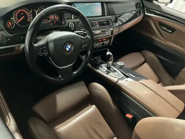 Musta Sedan, BMW 530 – MMR-361
