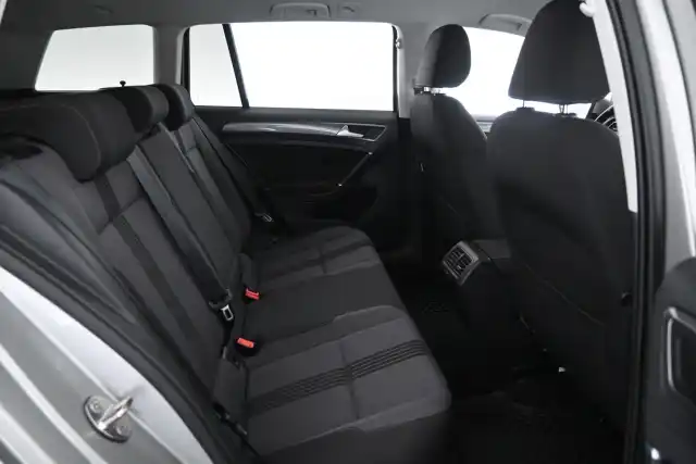 Harmaa Farmari, Volkswagen Golf – MMT-954