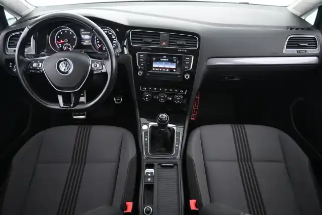 Harmaa Farmari, Volkswagen Golf – MMT-954