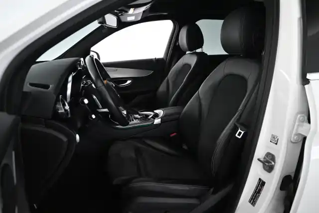 Valkoinen Maastoauto, Mercedes-Benz GLC – MMU-386