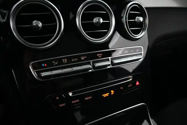 Valkoinen Maastoauto, Mercedes-Benz GLC – MMU-386