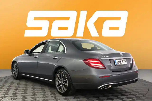 Harmaa Sedan, Mercedes-Benz E – MMX-313
